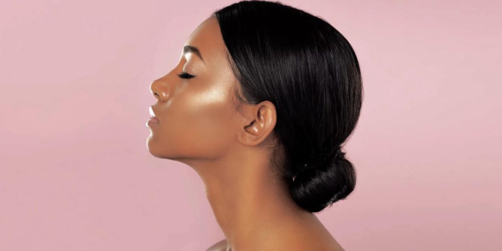 Illuminating Your Complexion: A Woman’s Guide to Achieving Brighter Skin